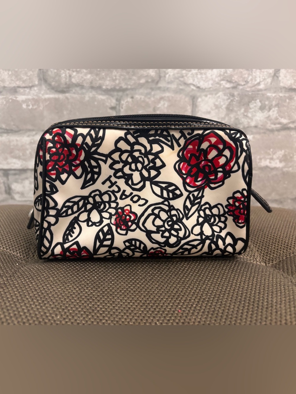 Coach Poppy Graffiti Floral zip-around makeup case